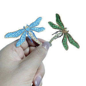 Vue générale Patch libéllule brodé - 7.3cm x 4.6 cm