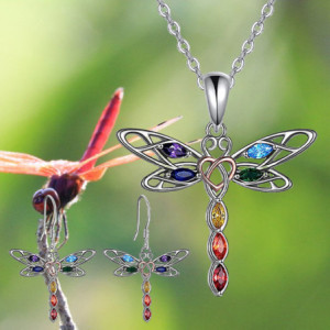 Vue générale Ensemble collier et boucles d'oreilles libéllule