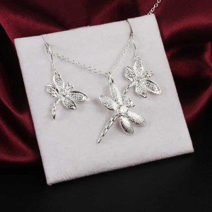 vue complète de l'Ensemble collier et boucles d'oreilles libéllule en Argent Sterling 925