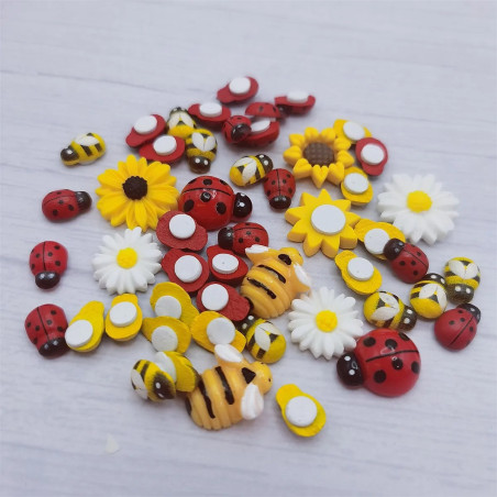 Vue générale Lot de Décorations Figurines Coccinelles Abeilles et Fleurs - 50 pièces !