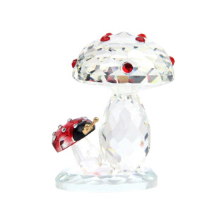 vue détailléee de la Figurine Coccinelle en Cristal