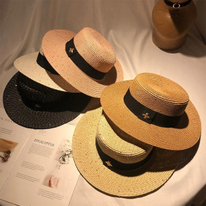 Vue générale Chapeau de paille rétro tressé pour femme avec petite abeille - 5 couleurs au choix !
