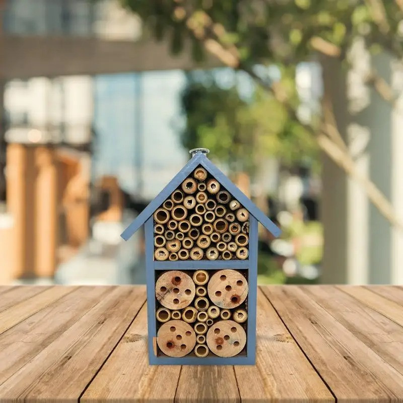 Grande Maison d'abeille et insectes