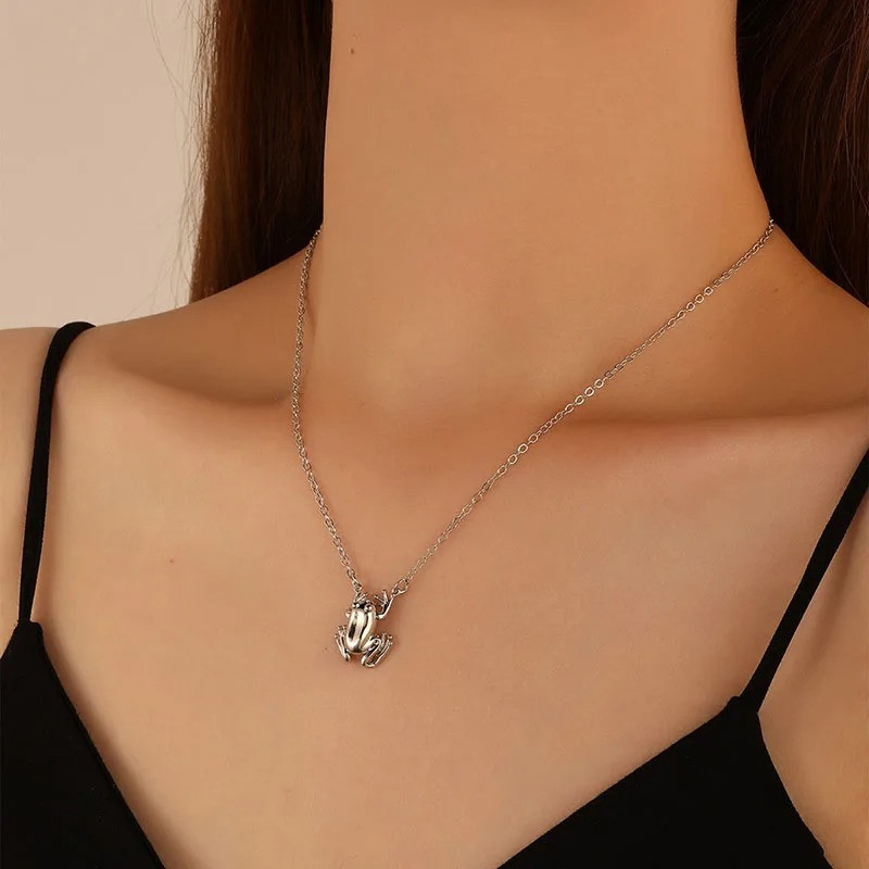 Collana Rana Minimalista - Gioiello Elegante in Oro o Argento