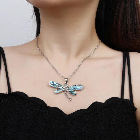 Collier papilion aux ailes en Opale - 2 couleurs au choix