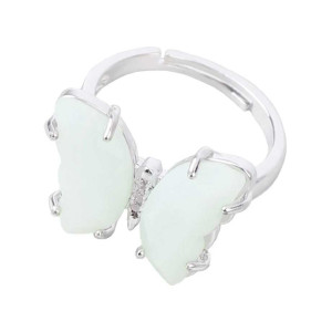 Anello Farfalla Opalina Eterea – Eleganza in Pietra e Zirconi