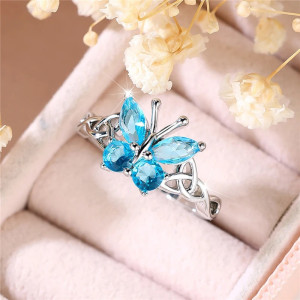 Anello Farfalla Blu 'Luce di Zaffiro' – Eleganza e Magia