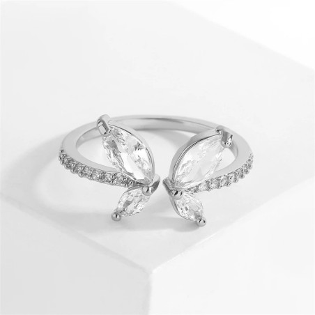 Anello Farfalla Elegante con Zirconi – Regolabile e Raffinato