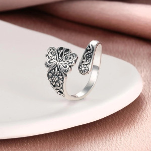 Anello Farfalla 'Eleganza Vintage' – Gioiello Regolabile Bohémien
