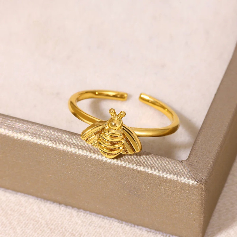 Anello Piccola Ape - Acciaio Inox Oro o Argento | Eleganza Naturale