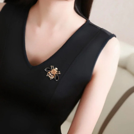 Spilla Ape Chic Notturna - Accessorio Elegante e Raffinato