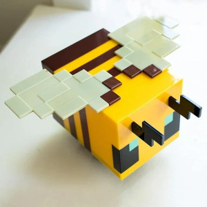 Luce Notturna Ape Pixel - Lampada LED Geek & Decorazione Gamer!