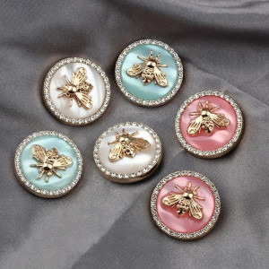 Bottone Ape Eleganza Strass | Accessorio Unico e Raffinato