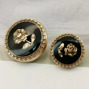 Bottone Eleganza Floreale Vintage | Accessorio Chic e Retrò