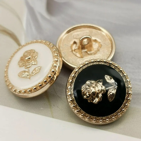 Bottone Eleganza Floreale Vintage | Accessorio Chic e Retrò