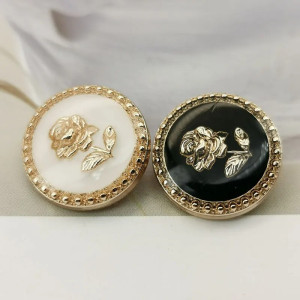 Bottone Eleganza Floreale Vintage | Accessorio Chic e Retrò