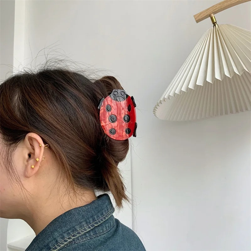 Pinza per Capelli Grande Coccinella | Eleganza e Stile Naturale