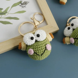 Portachiavi Rana Arcobaleno – Uncinetto kawaii & fatto a mano