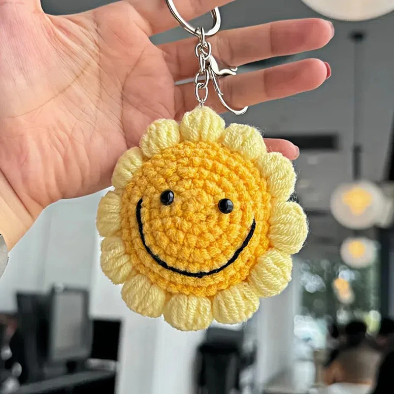 Portachiavi Sole Sorridente Fatto a Mano – Uncinetto & Natura
