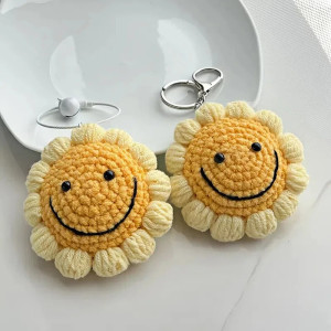 Portachiavi Sole Sorridente Fatto a Mano – Uncinetto & Natura