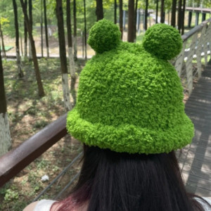 Cappello Rana Occhi Pop – Berretto Peluche Carino e Divertente