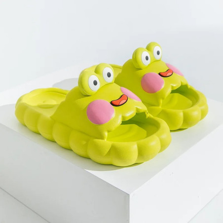 Ciabatte Rana Nuvola in Gomma – Comfort & Stile Kawaii