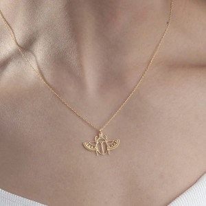 Collana Scarabeo Traforato – Design Solare Dorato o Argentato