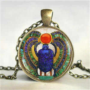 Collana Scarabeo Sole Sacro – Gioiello Egizio Mistico