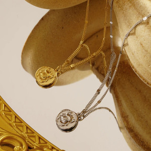 Collana Scarabeo Sole – Acciaio Inossidabile Oro o Argento