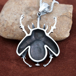 Ciondolo Scarabeo Steampunk | Gioiello Meccanico Originale