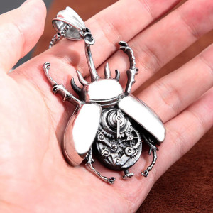 Ciondolo Scarabeo Steampunk | Gioiello Meccanico Originale