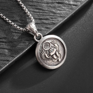 Collana Scarabeo Alato con Occhio di Horus – Medaglione Mistico