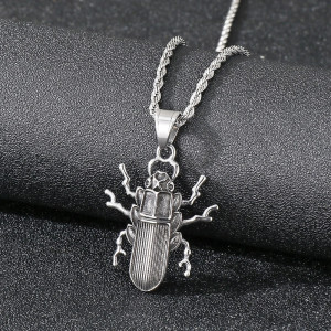 Collana Scarabeo Argento Grezzo | Gioiello Minimalista Unico
