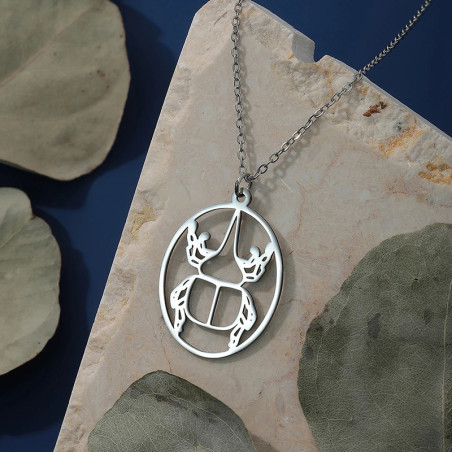 Collana Scarabeo Minimalista Reale – Dorata o Argentata