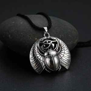 Collana Scarabeo Mistico con Occhio di Horus – Oro o Argento