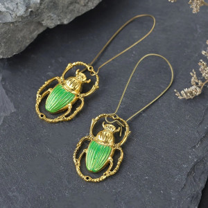 Orecchini Scarabeo Smeraldo Incantato – Gioiello Verde & Oro
