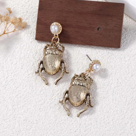 Orecchini Scarabeo Dorato e Perla – Stile Vintage & Chic