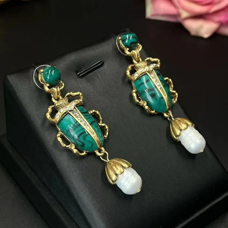 Orecchini Scarabeo Blu Reale & Perla – Ispirazione Antica