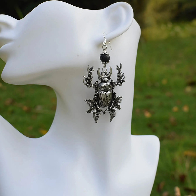 Orecchini Scarabeo Mistico: Gioiello Totem & Idea Regalo Donna