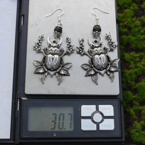 Orecchini Scarabeo Mistico: Gioiello Totem & Idea Regalo Donna
