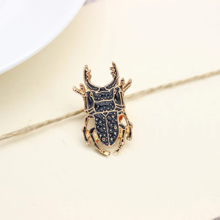 Spilla Scarabeo "Nero Imperiale" – Gioiello Smaltato e Simbolico