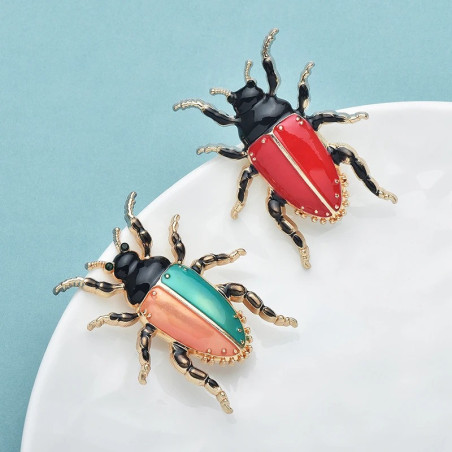 Spilla Scarabeo Pastello – Gioiello Colorato in Due Modelli