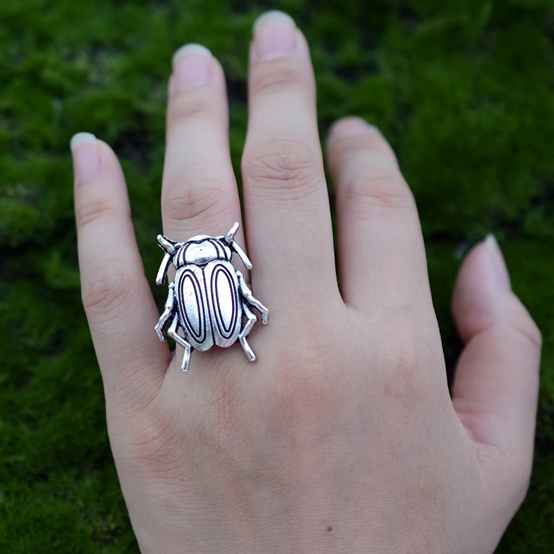 Anello Scarabeo Foresta Incantata – Gioiello Argento Mistico
