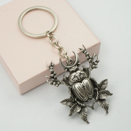 Portachiavi Scarabeo Fogliame Lunare – Fascino Botanico