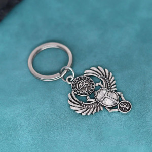 Portachiavi Scarabeo Occhio Sacro – Amuleto Alato Argento Antico