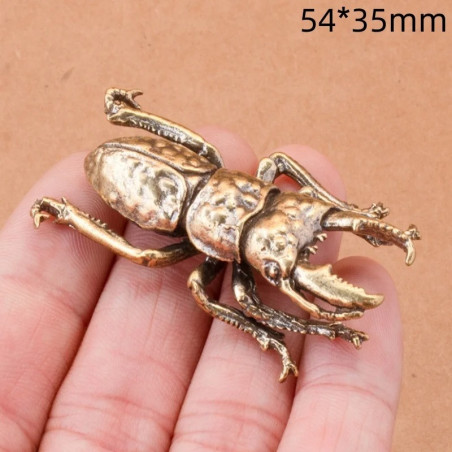 Statuetta Scarabeo retrò in ottone "Spaccaboschi" – Stile Antico
