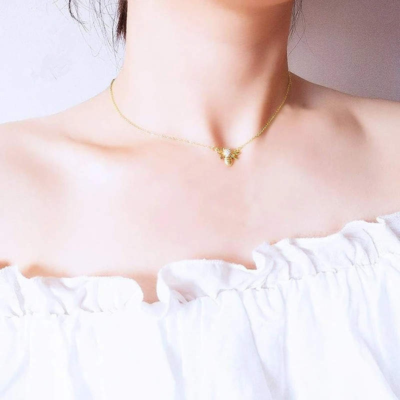 Collana Ape Regina di Luce - Fine & Elegante - Dorata Minimalista!