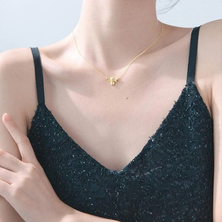 Collana Ape Regina di Luce - Fine & Elegante - Dorata Minimalista!