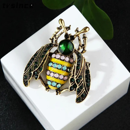 Spilla Ape Smeraldo Reale - Gioiello Elegante e Naturale!
