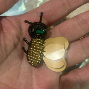 Toppa Ape Ricamata Smeraldo Dorato - Eleganza & Artigianato!